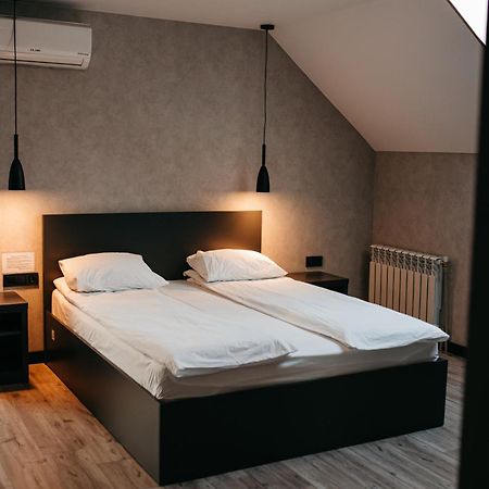 Bastion Motel Samostrely Dış mekan fotoğraf